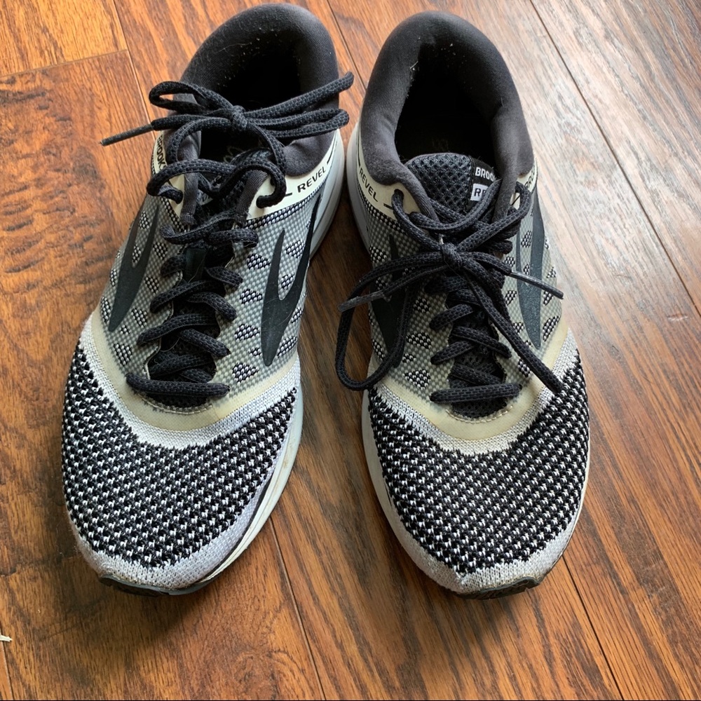 Brooks sneaker